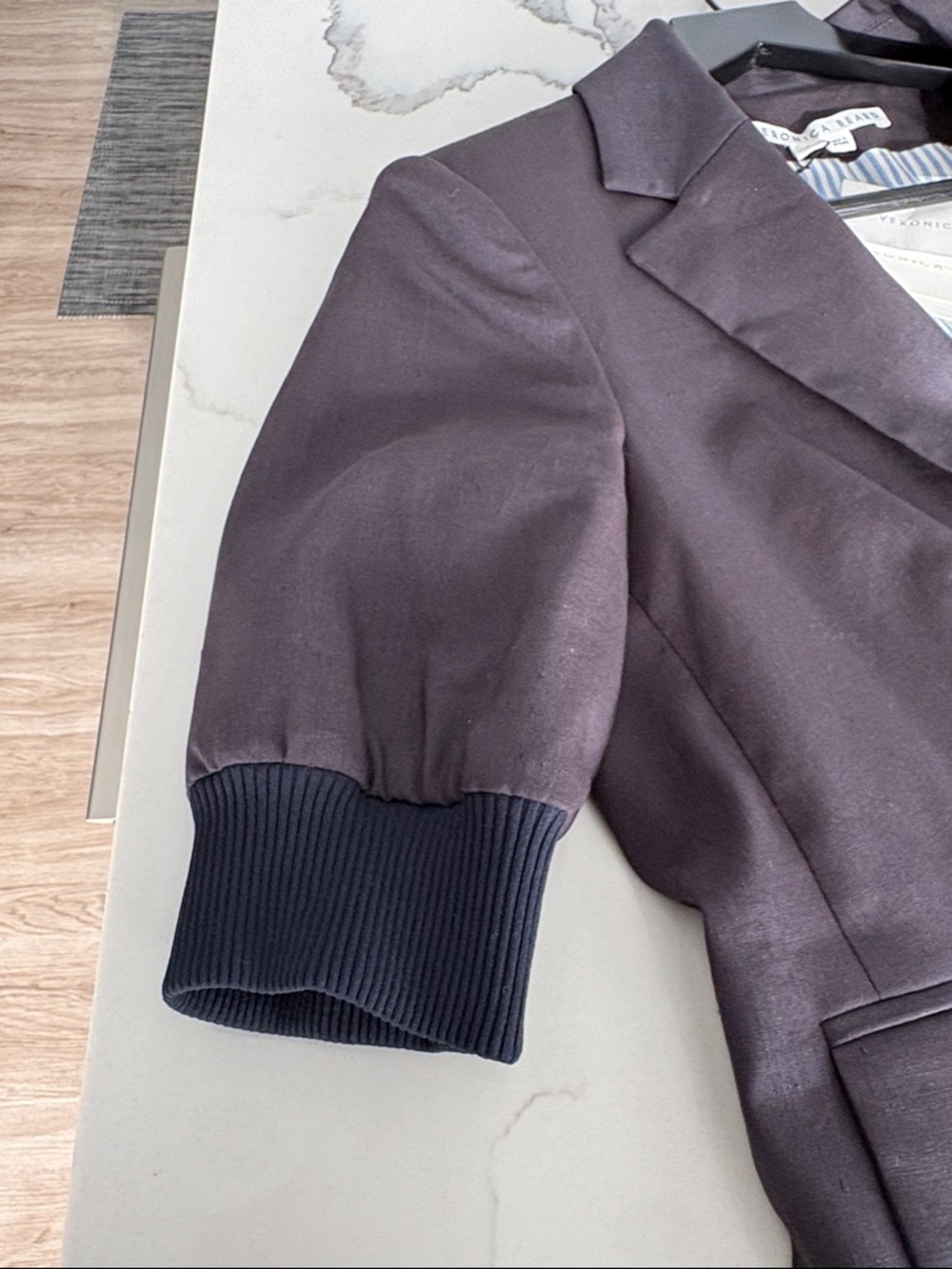 Veronica Beard Navy Margaret fitted Dickey jacket with banded knit puff Sleeves. - Picture 3 of 11